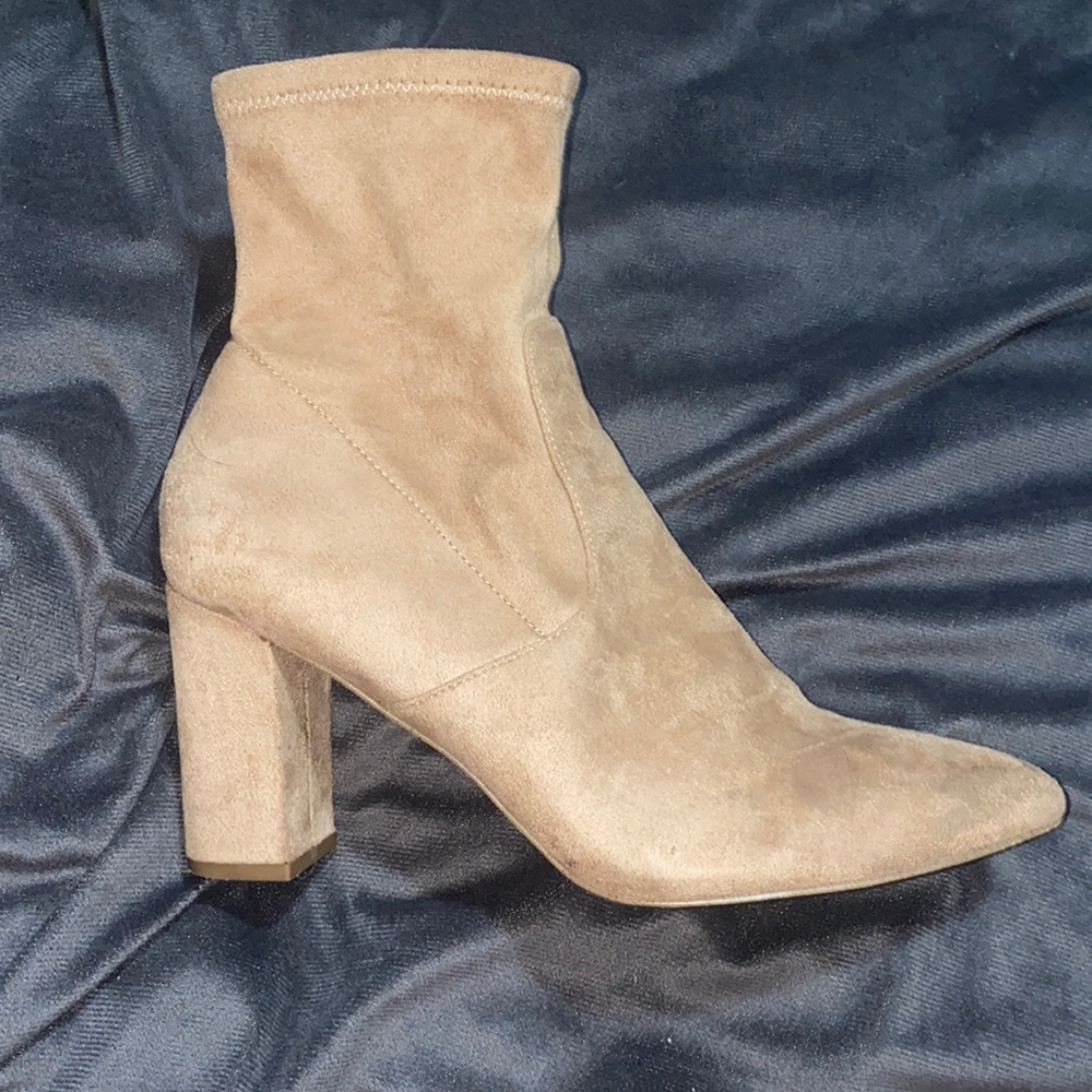 🛍️Steve Madden Shoes Steve Madden Edril Bootie! - Picture 3 of 9